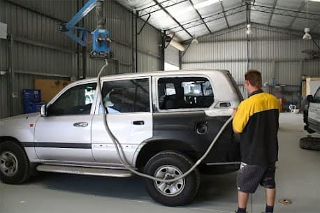 choose panel and paint shop Mandurah